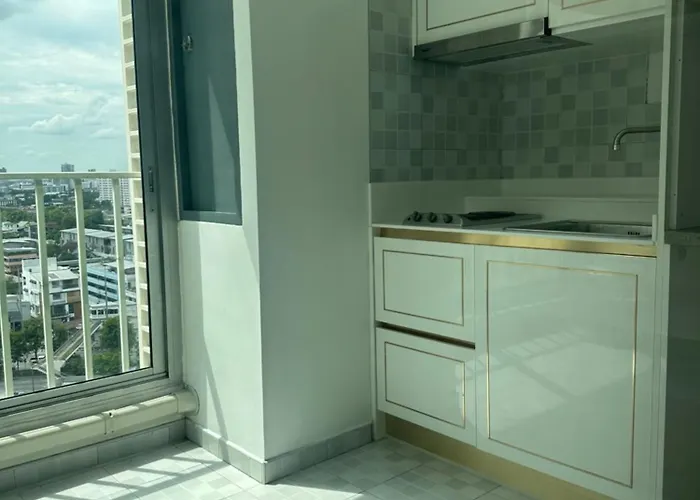 Apartment Centric 2bedrooms And 2 Bathrooms *